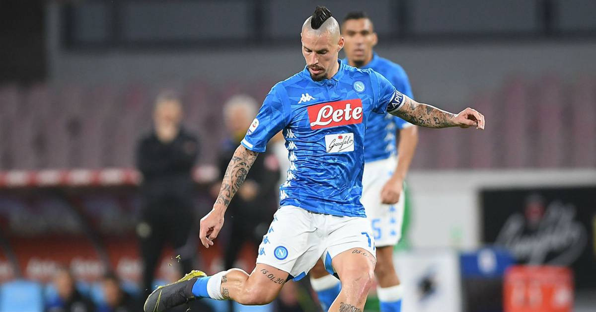 NAPOLİ'DE BÜYÜK SES GETİRDİ!