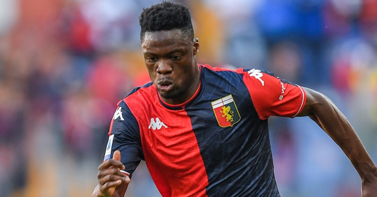 HANGİ MEVKİDE OYNUYOR?