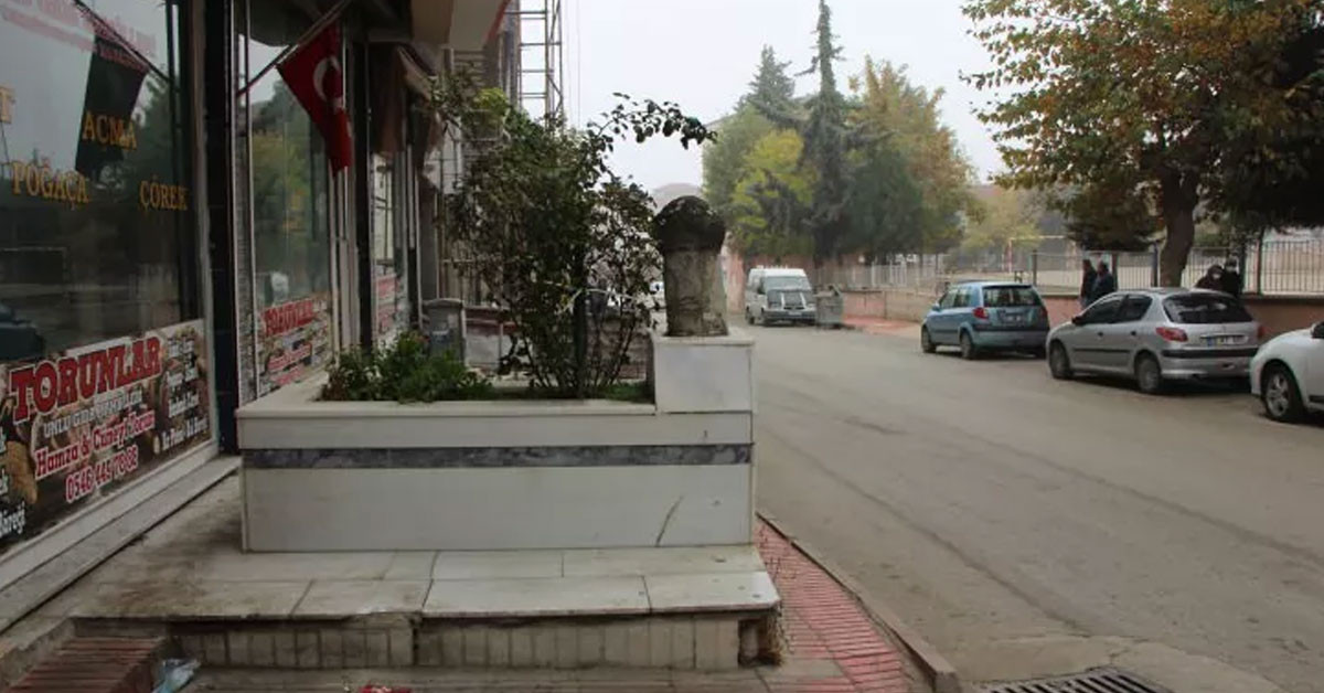 MEZARLAR YÖRE HALKI TARAFINFAN BÜYÜK İLGİ GÖRÜYOR