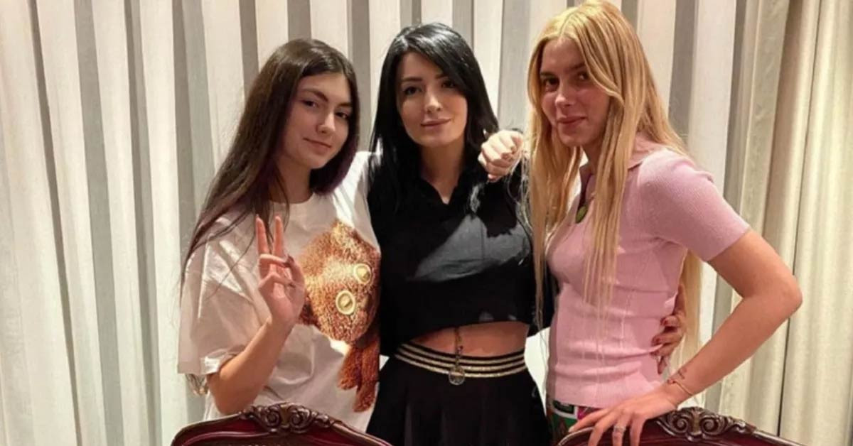 Annesine de tepki yağıyor