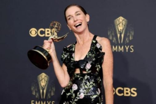 EN İYİ YARDIMCI KADIN OYUNCU- MİNİ DİZİ/ TV FİLMİ