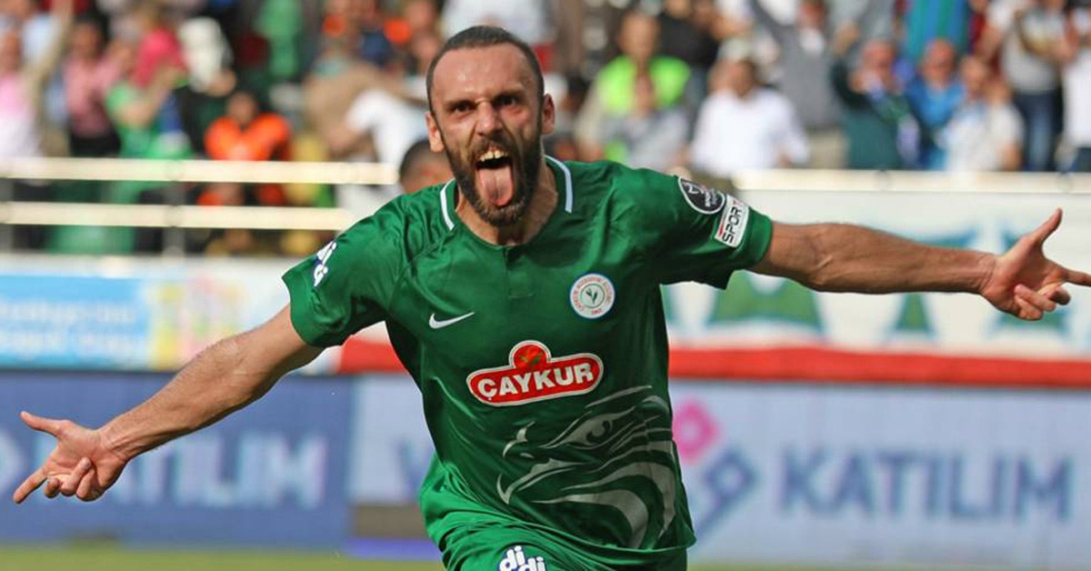 HANGİ TAKIMLARDA OYNADI?