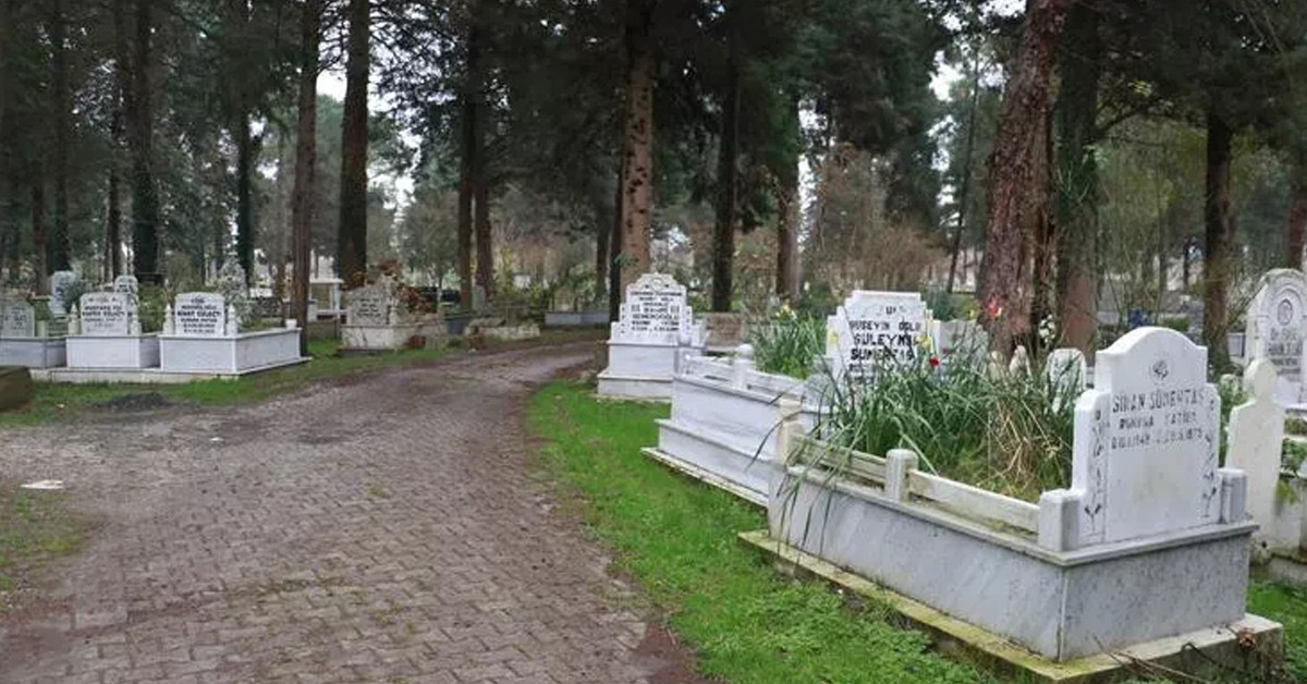 Beyaz elbisesiyle göründü