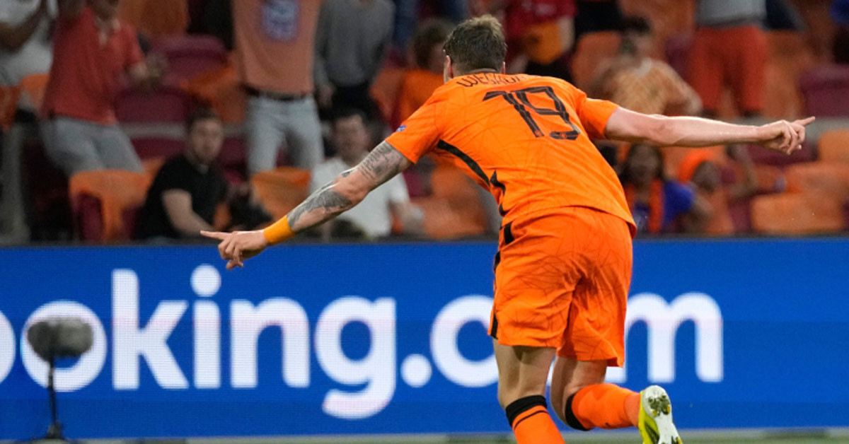 Ülkesi için ter döküyor