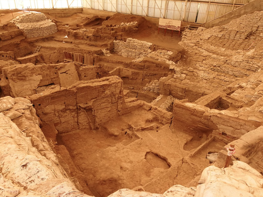 7. ÇATALHÖYÜK KALINTILARI, KONYA