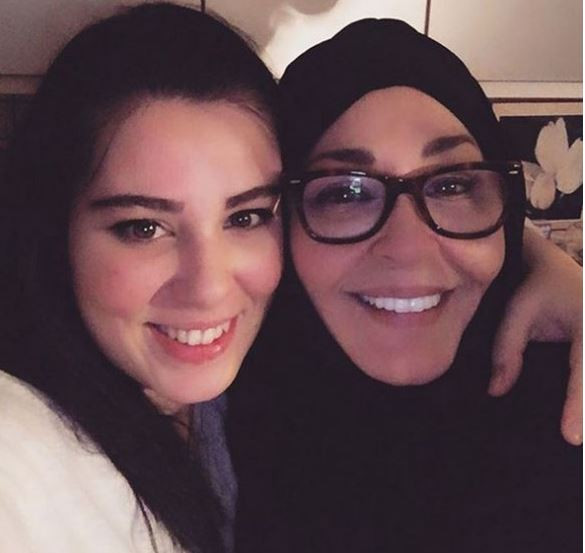 Tuğçe Tayfur ile Annesi Necla Nazır