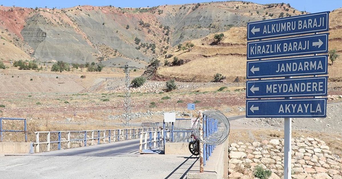 'Bütün evler sallanıyor'