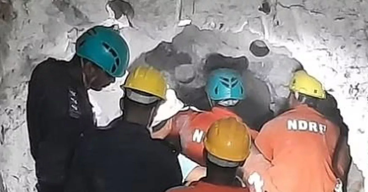 Tam 104 saat bekledi 