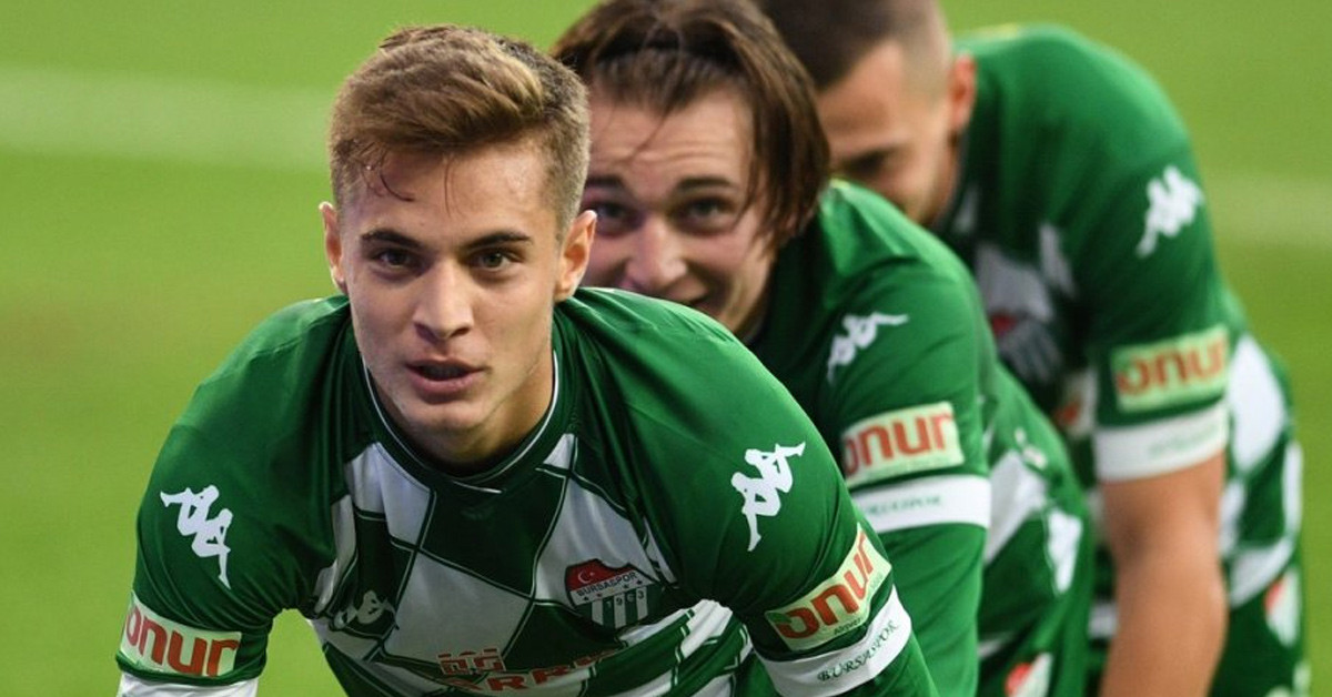 HANGİ TAKIMLARDA OYNADI?