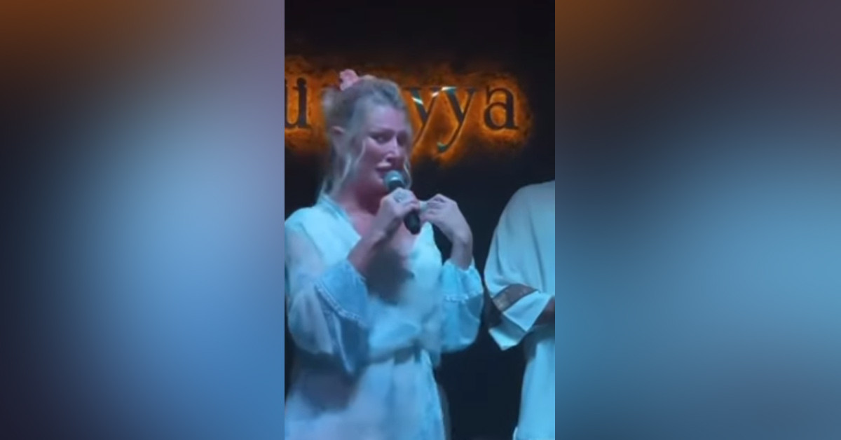 Kocasıyla sahne aldı