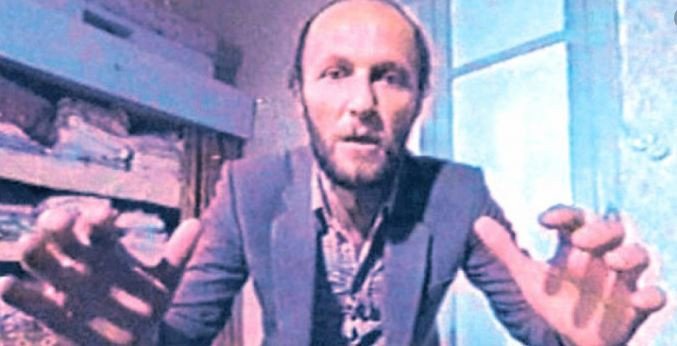 "Filmlerinizdeki o meşhur sahnelerinizde, kadınlara karşı bir şeyler hissettiğiniz oluyor muydu?"