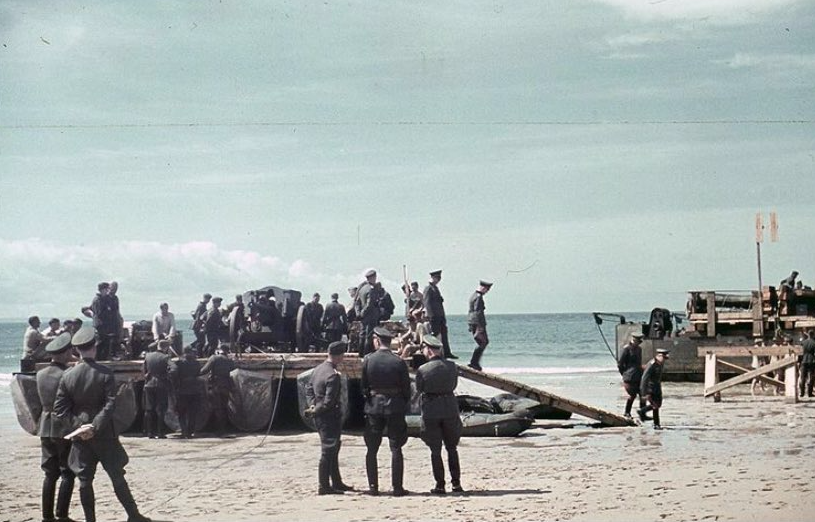 MANŞ DENİZİ'NDEKİ ASKERLER