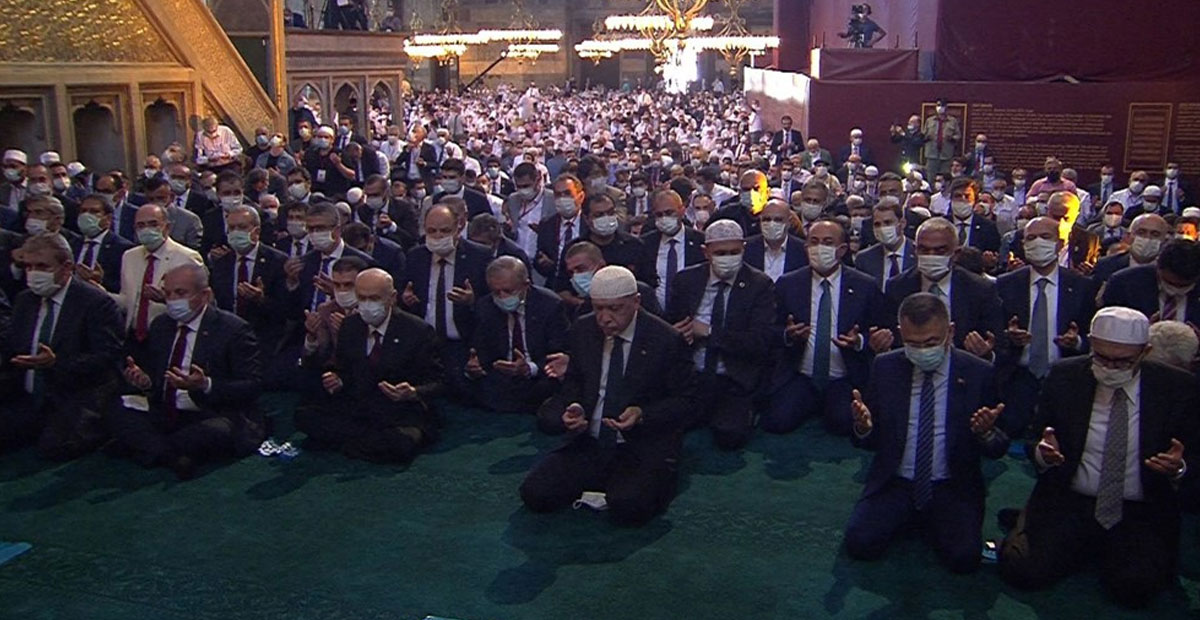 CUMHURBAŞKANI KUR'AN-I KERİM OKUDU