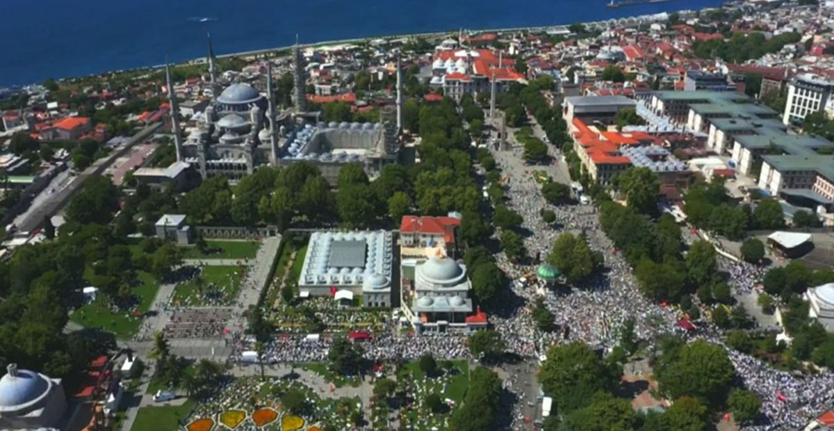 AYASOFYA'DA TARİHİ GÜN 