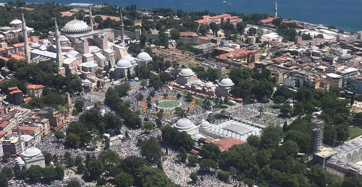 SABAH NAMAZINDA SAF TUTTULAR