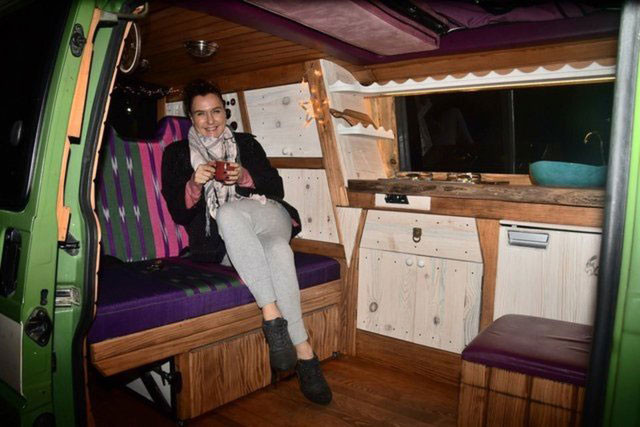 DÜNYAYI GEZMEK İSTİYOR