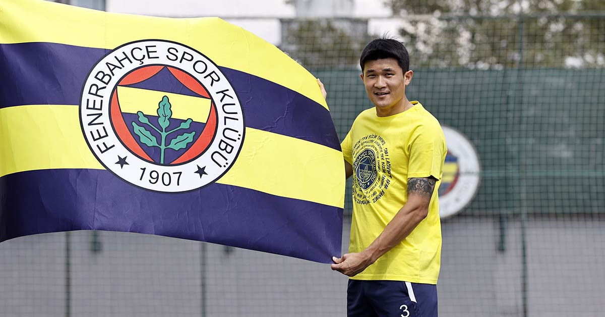 Hangi mevkide oynuyor?