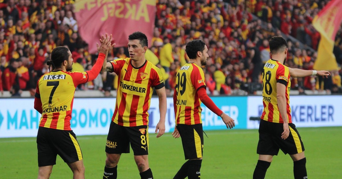 Göztepe formasıyla performansı