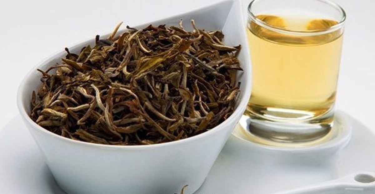 SİVİLCELERİ AZALTMAK İÇİN BEYAZ ÇAY