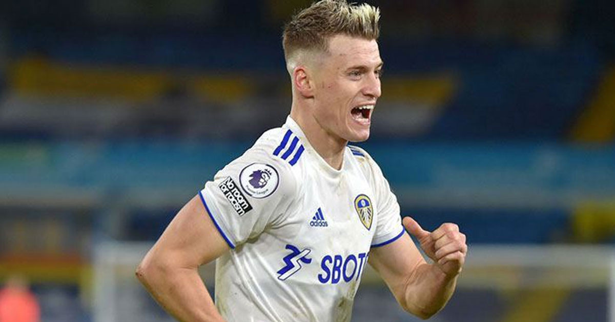 Hangi mevkide oynuyor?