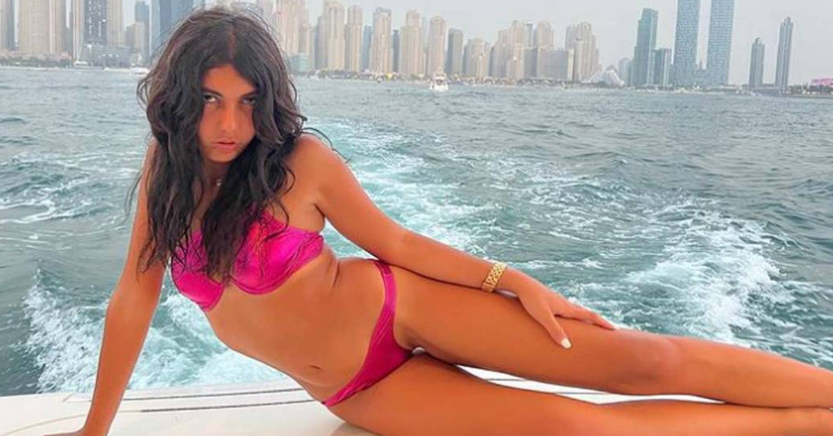 Adamla otel odasına girdi