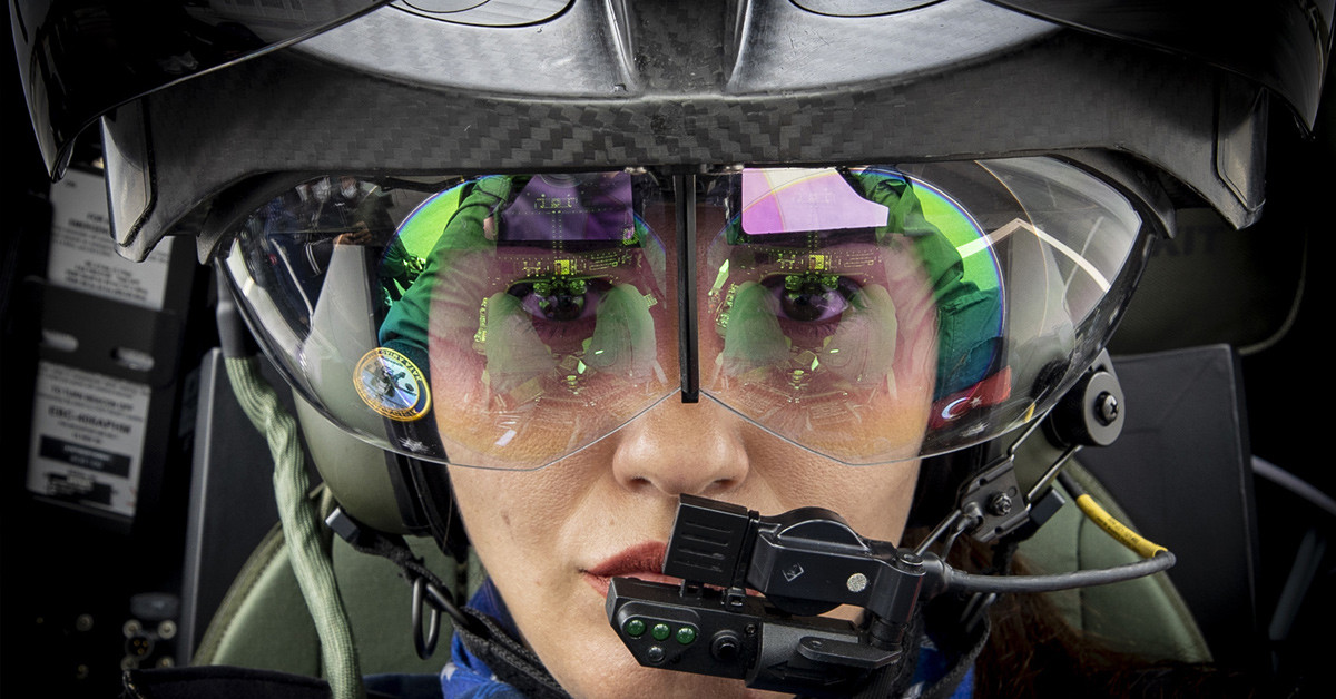 8 Nisan 2021: Türkiye'nin İlk Kadın Taarruz Helikopter Pilotu Özge Karabulut oldu