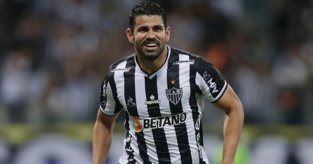 Hangi mevkide oynuyor?