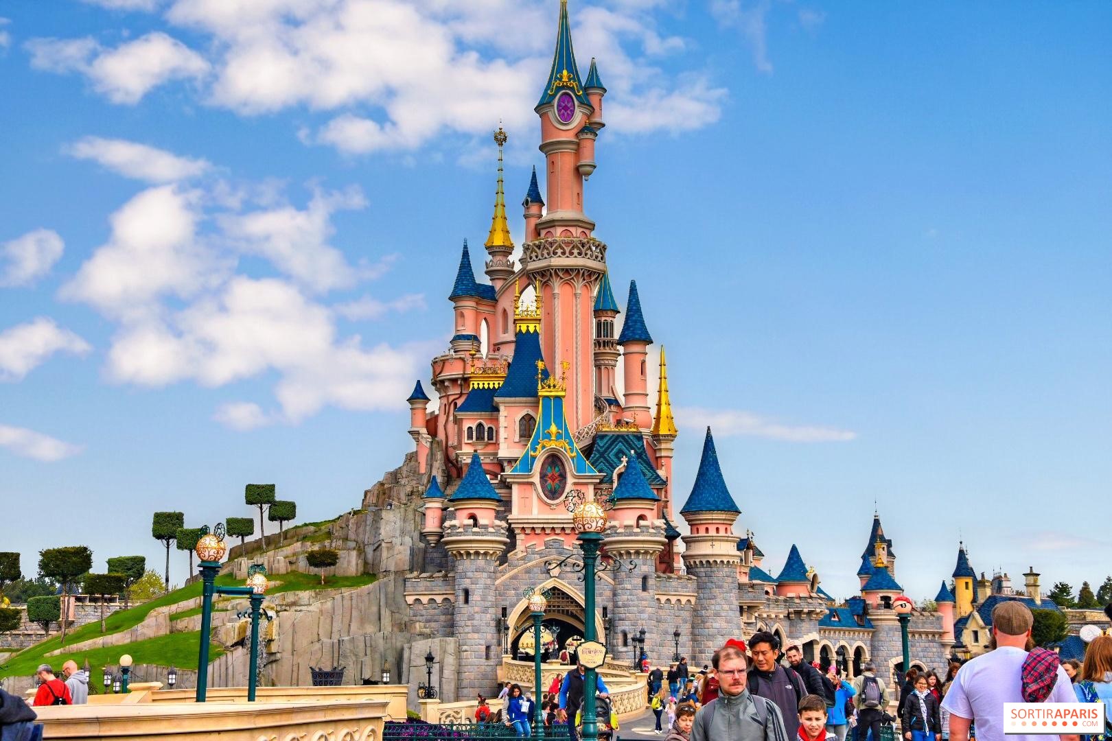 BONUS: DISNEYLAND PARIS