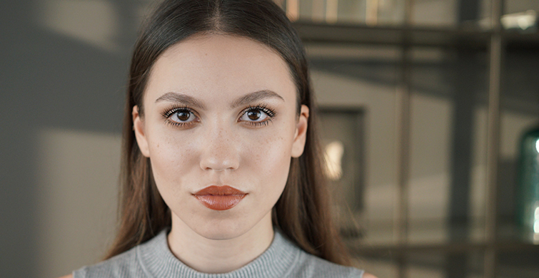 DUYGU ÖZASLAN KİMDİR?