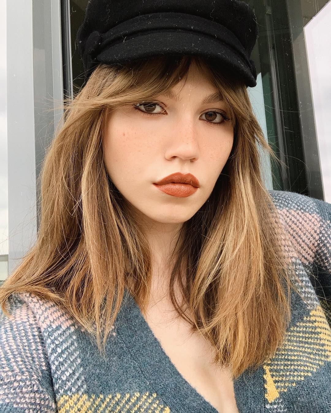 DUYGU ÖZASLAN KAÇ YAŞINDA?