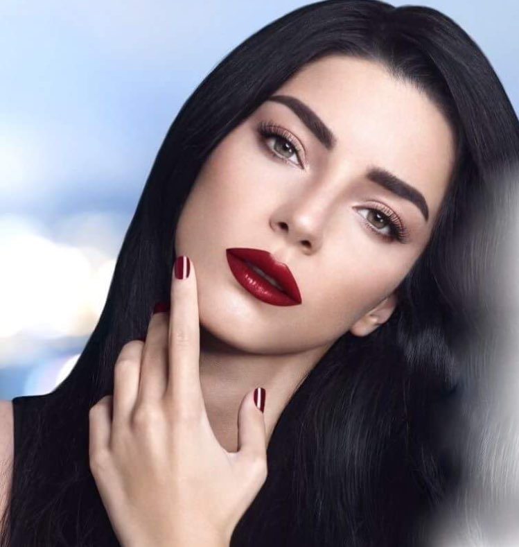 Merve Boluğur iyice yoldan çıktı