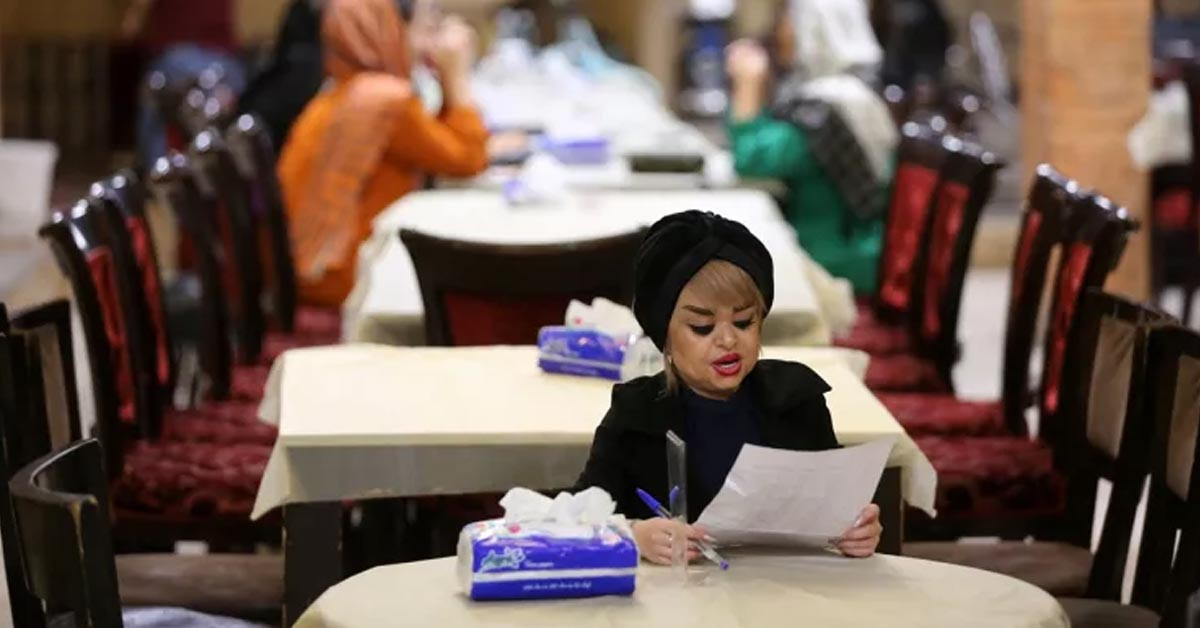 "Dışarıda acıyarak baktıkları cüceler onlara hizmet veriyor"