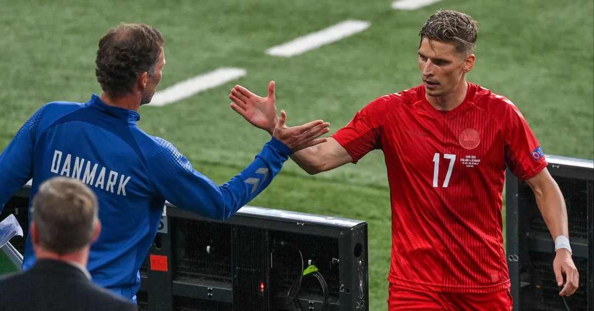 Futbolcuyu bizzat izlediler