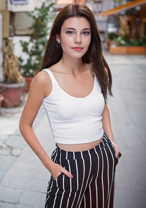 Elif Doğan Boyu ve Kilosu