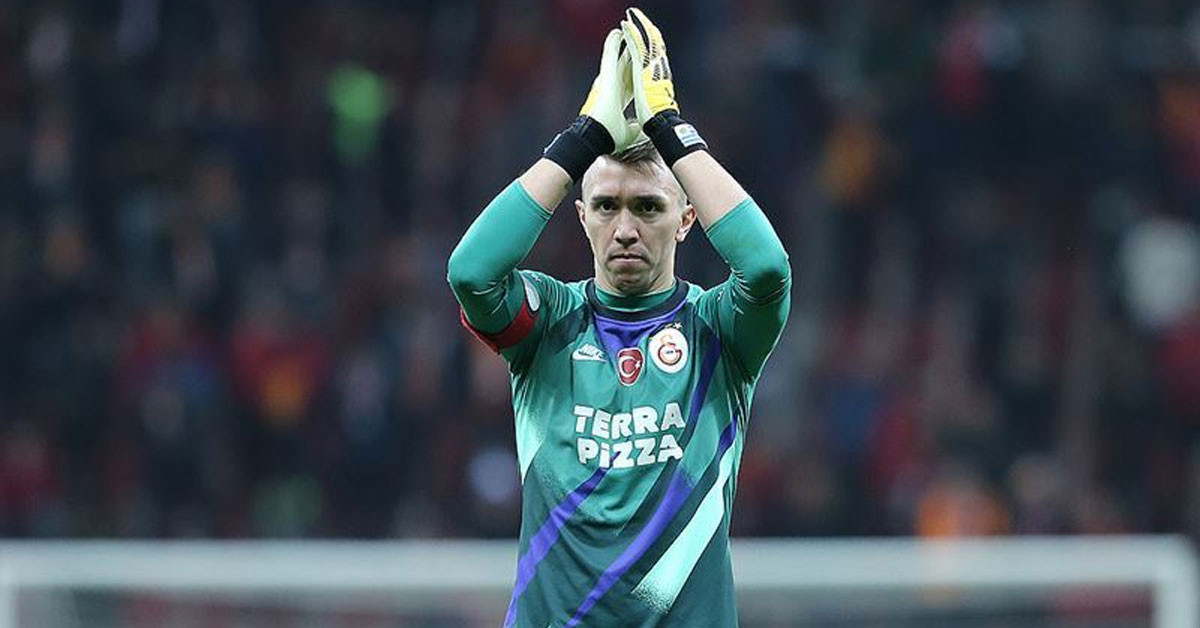 Gözler Uruguaylı'nın üzerinde