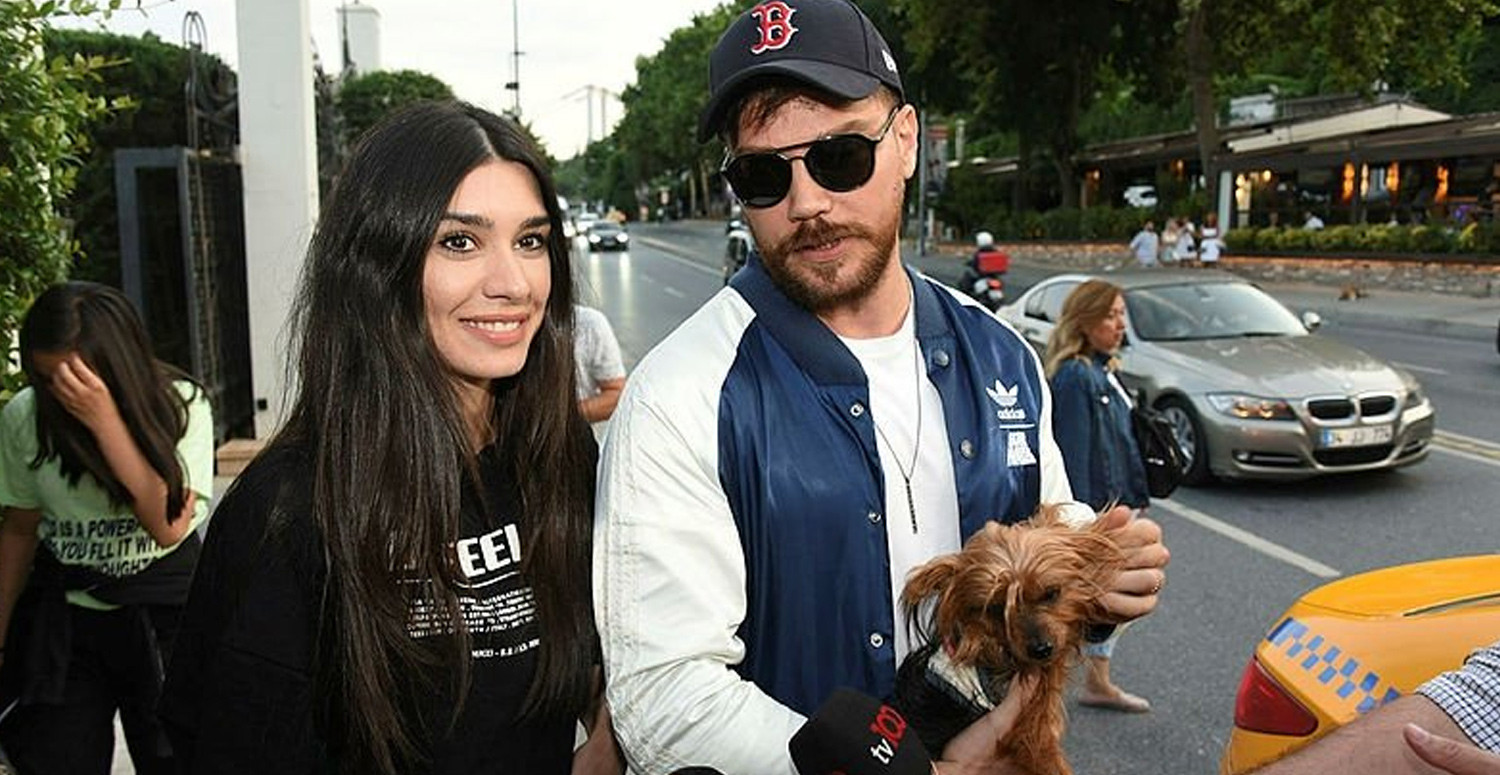 SİNAN AKÇİL VE EŞİ BURCU KIRATLI