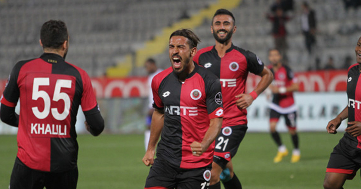 Hangi takımlarda oynadı?