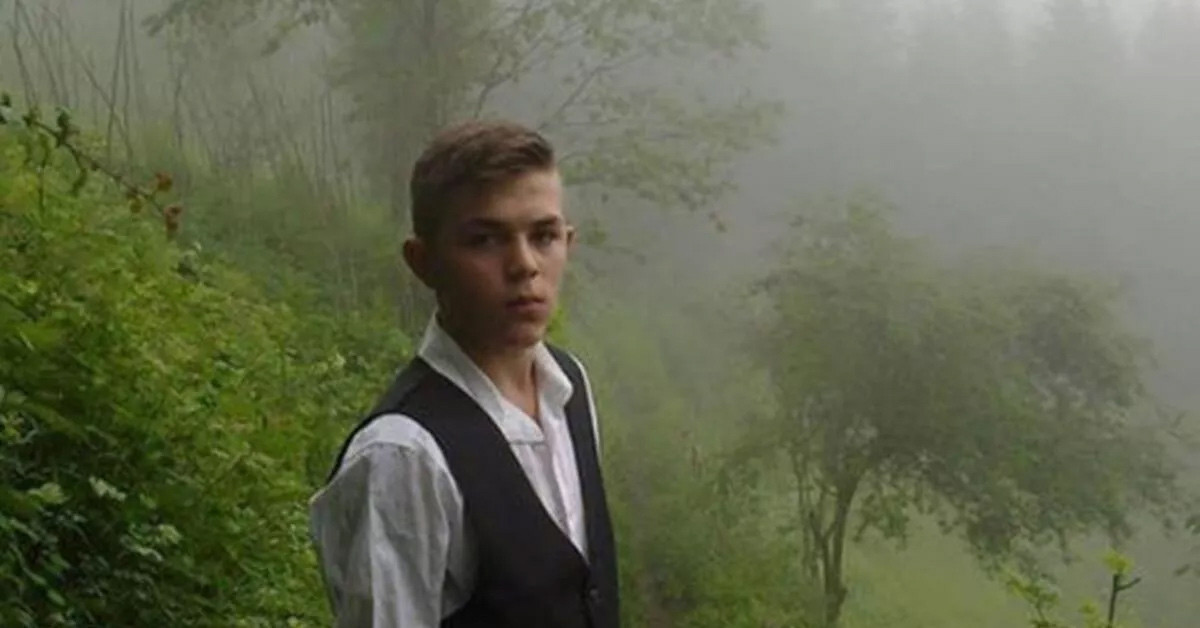 Gözyaşlarını tutamadı