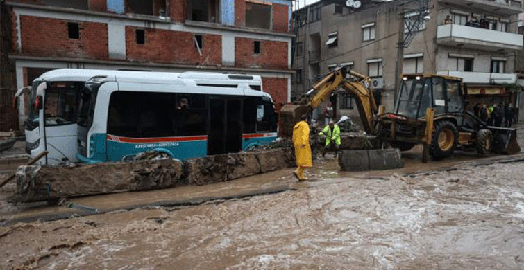  FOÇA 30 YILDIR BÖYLE YAĞIŞ GÖRMEDİ