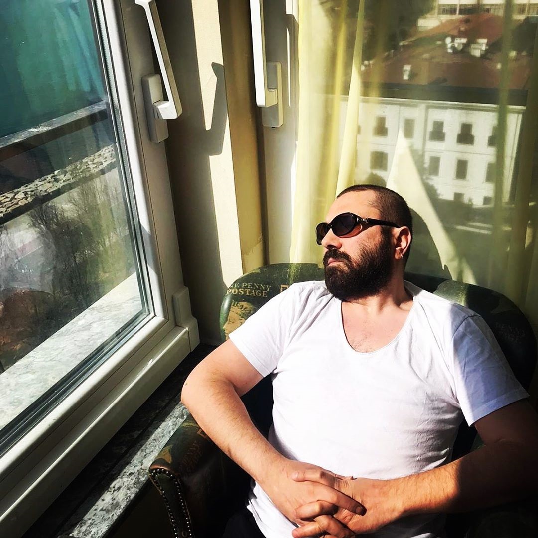 ‘ÖNCEKİ GÜNDEN ALDIĞIM ALKOLÜN ETKİSİ HALEN VARDI’