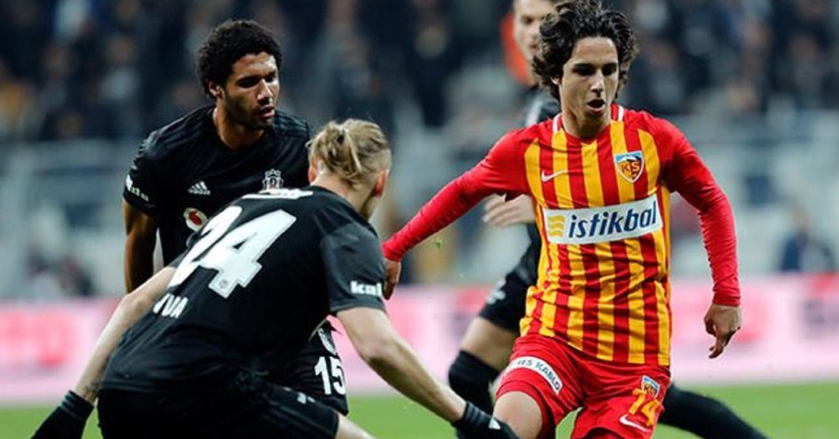 Emre Demir Hangi Mevkide Oynuyor?