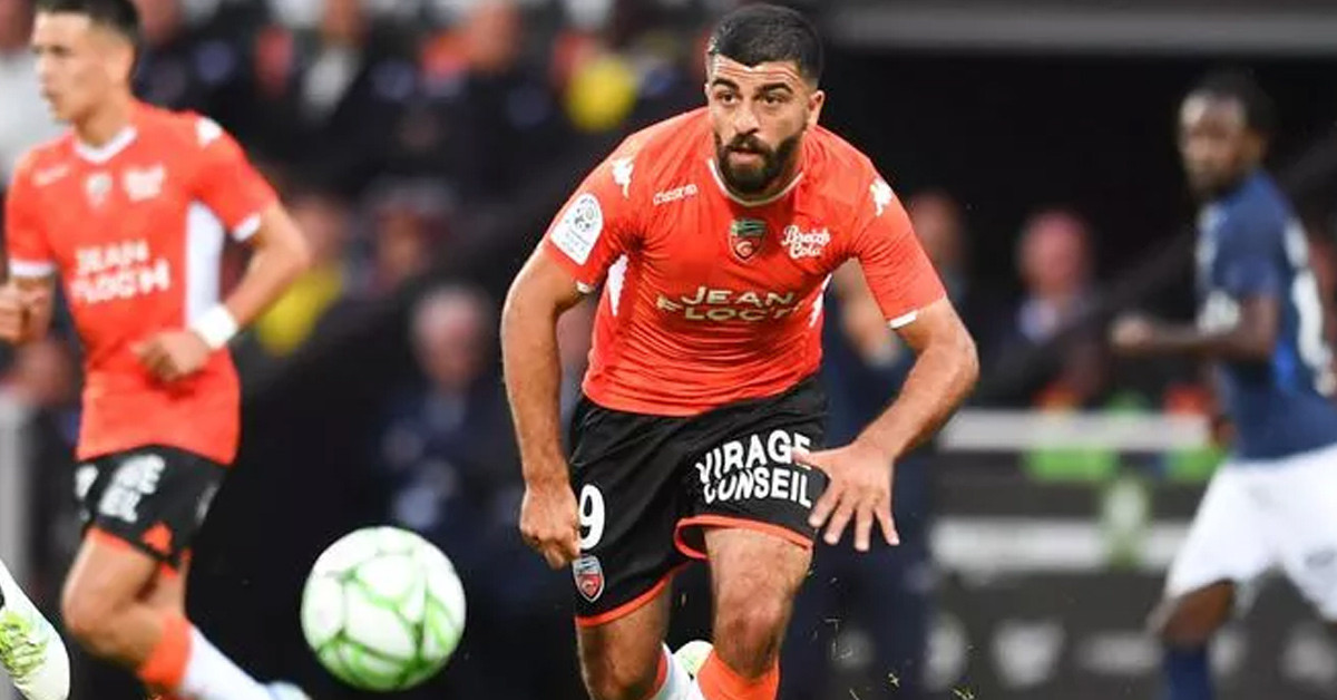 HANGİ TAKIMLARDA OYNADI?