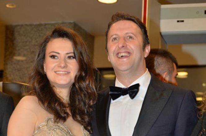 EŞİYLE GÖRÜNTÜLENDİ