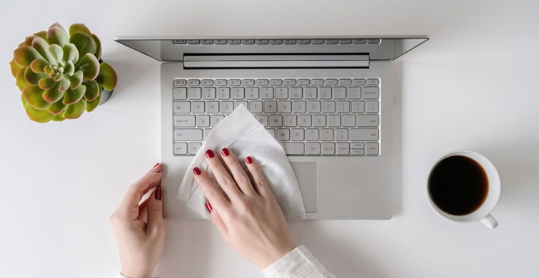 “ALKOL BAZLI EL ANTİSEPTİĞİ BULUNDURULMALIDIR”