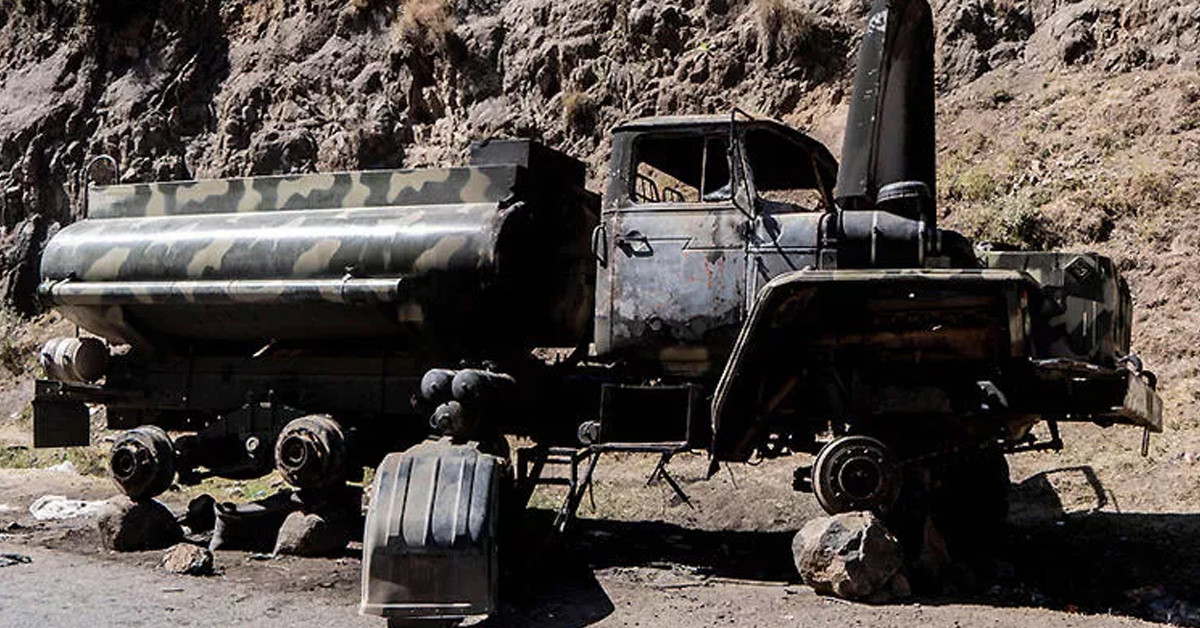 YÜZLERCE CESET SOKAKLARDA SÜRÜKLENDİ 