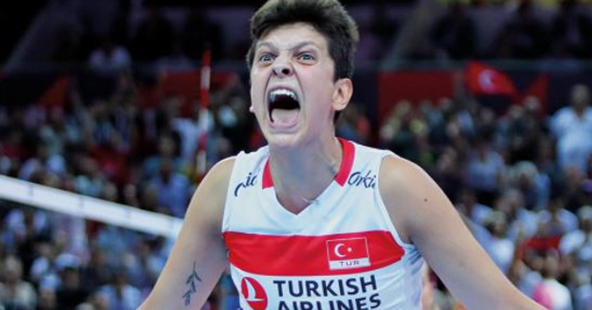 Annesine gönderme yaptı