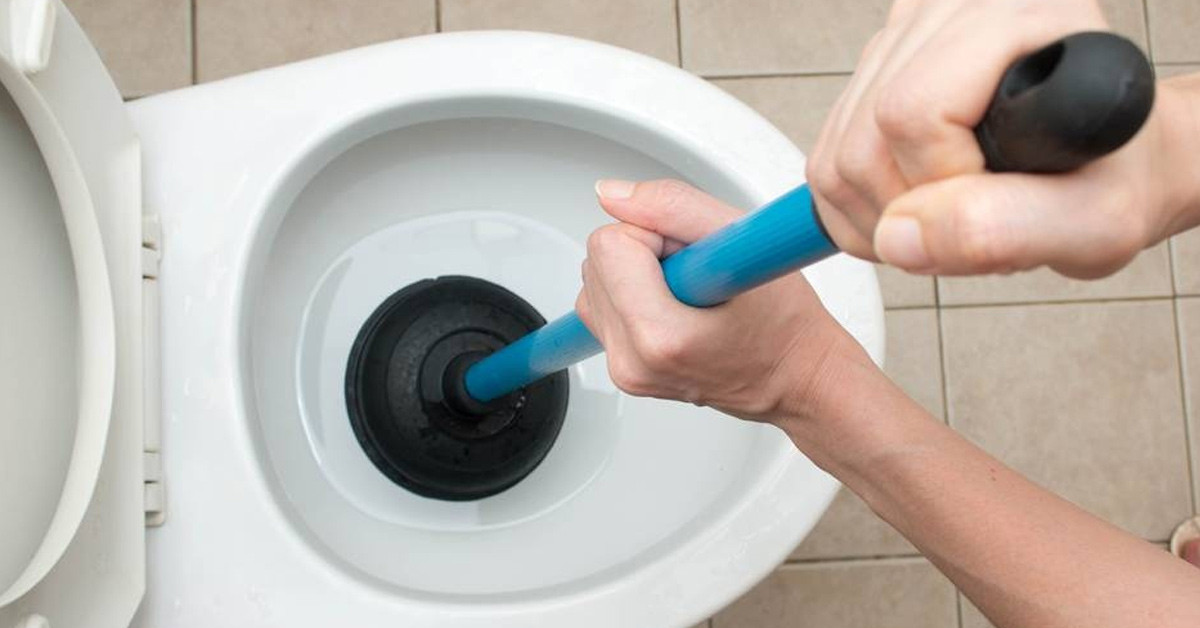 Cinsel ilişkiye giriyor