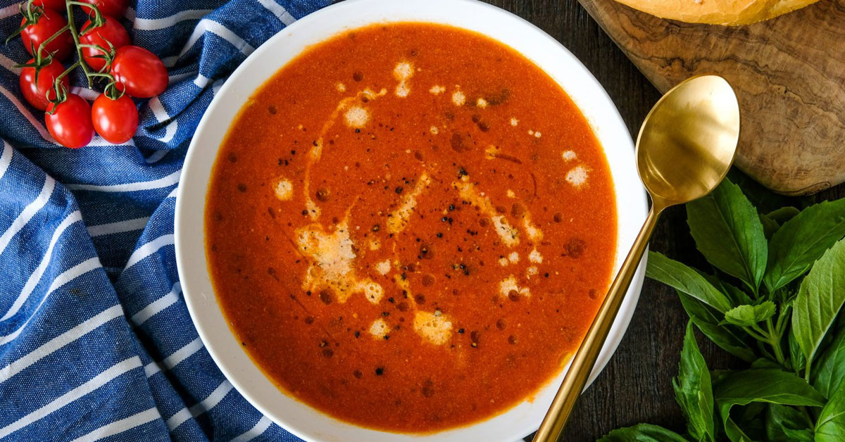 Kinoalı domates çorbası