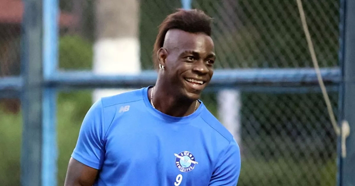 Gözler onun üzerinde