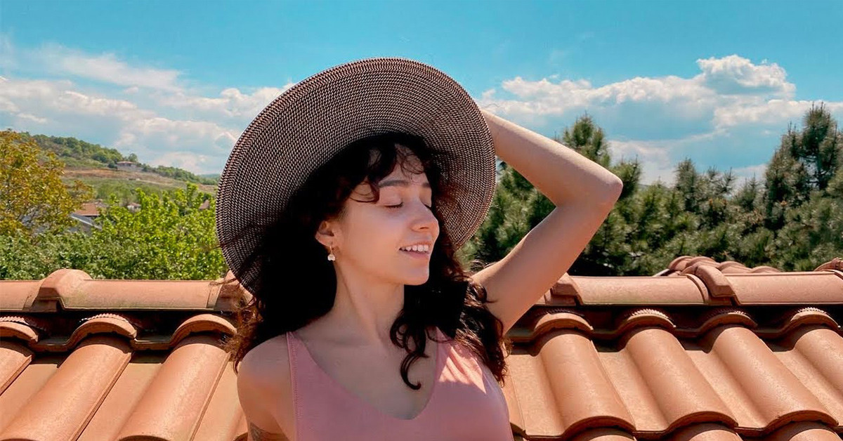 ZEYNEP BASTIK BOYU VE KİLOSU KAÇ?